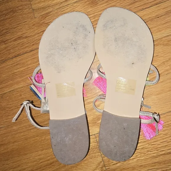 New Lilly Pulitzer ZOE SANDAL Gold Metallic Tassel Charm Thong Shoes 6M