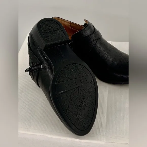 🌹New Listing🌹New Life Stride Women’s Adley Black Shootie Shoes - Size: 6
