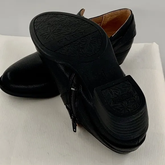 🌹New Listing🌹New Life Stride Women’s Adley Black Shootie Shoes - Size: 6