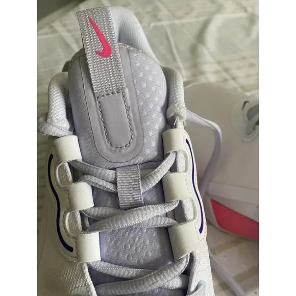 New - Nike Air Max CU4275-001 Women’s Size 11 Sneakers EUC
