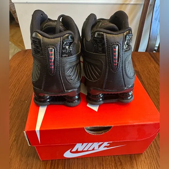 NEW Nike Shox Enigma women’s black sneakers shoes size 9 EUR 40.5
