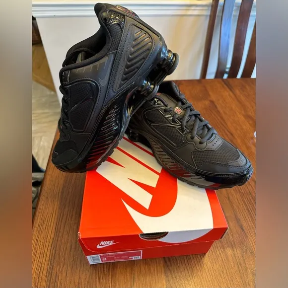NEW Nike Shox Enigma women’s black sneakers shoes size 9 EUR 40.5