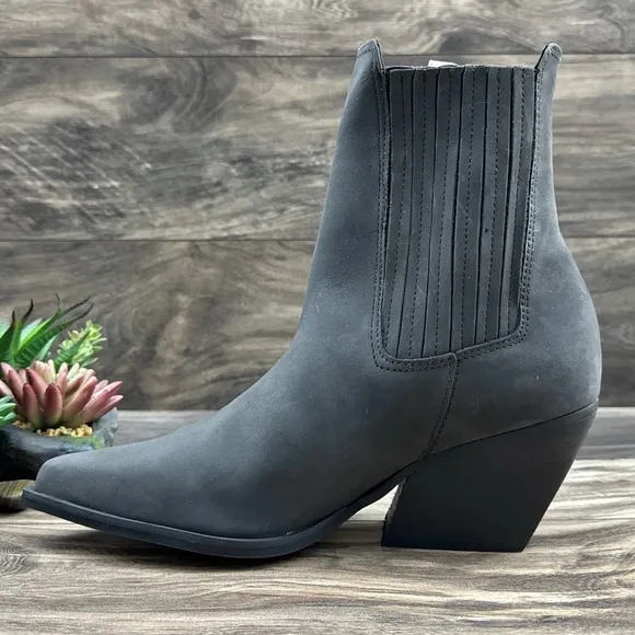NEW Steve Madden 8.5M Terezza Grey Nubuck Pull On Pointed Western Ankle Bootie