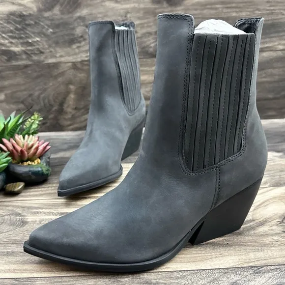 NEW Steve Madden 8.5M Terezza Grey Nubuck Pull On Pointed Western Ankle Bootie