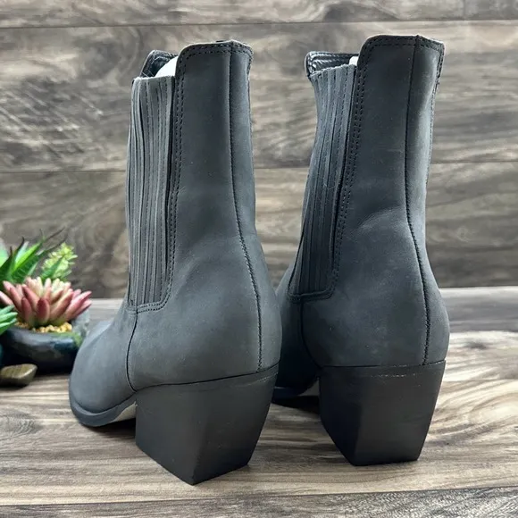 NEW Steve Madden 8.5M Terezza Grey Nubuck Pull On Pointed Western Ankle Bootie