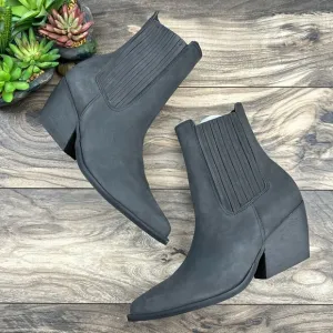 NEW Steve Madden 8.5M Terezza Grey Nubuck Pull On Pointed Western Ankle Bootie