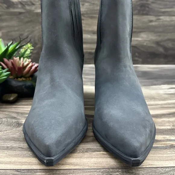 NEW Steve Madden 8.5M Terezza Grey Nubuck Pull On Pointed Western Ankle Bootie