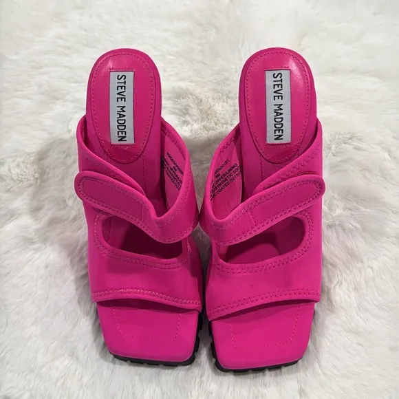 New Steve Madden Women's VOIDED Heeled Sandal, Fuchsia