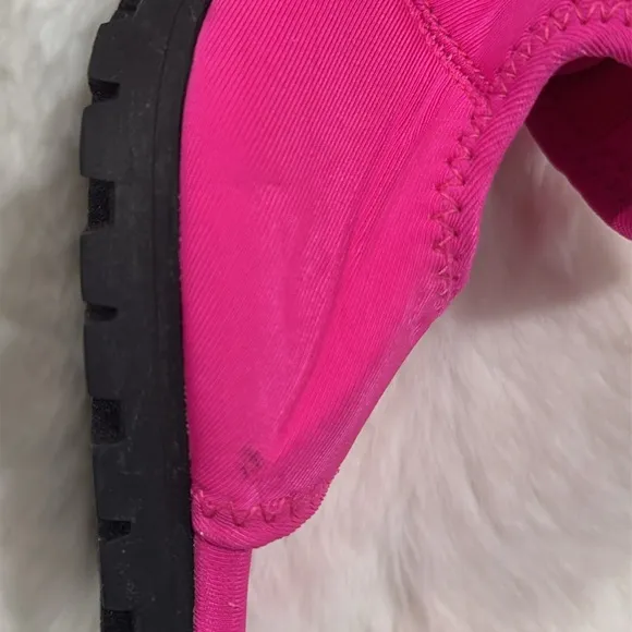 New Steve Madden Women's VOIDED Heeled Sandal, Fuchsia