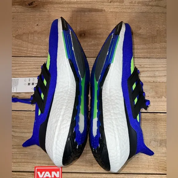 NEW: SZ 11.5 Adidas UltraBoost 21 Sonic Ink Screaming Green Running Shoes S23873
