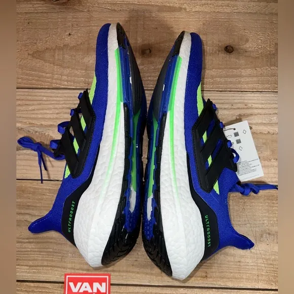 NEW: SZ 11.5 Adidas UltraBoost 21 Sonic Ink Screaming Green Running Shoes S23873