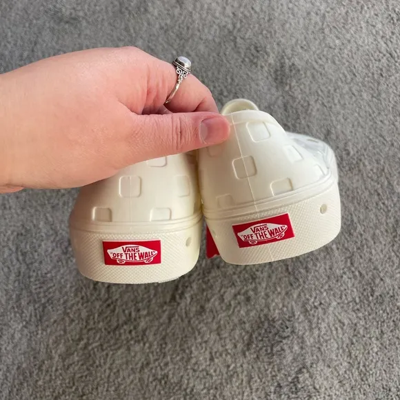 New Vans Unisex Slip On TRK White Shoes Size 11, 12
