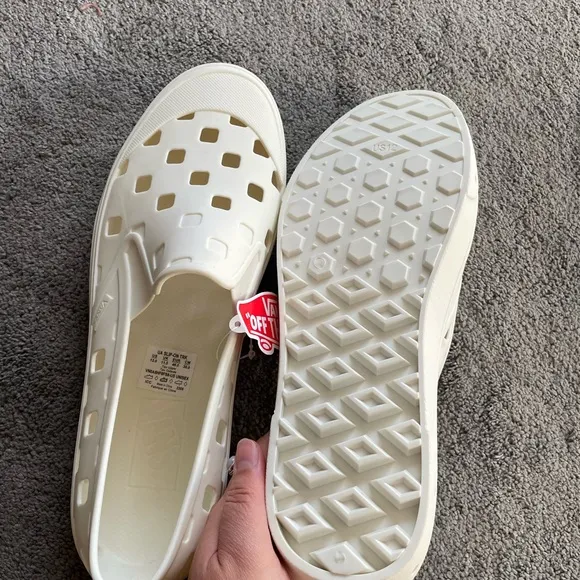 New Vans Unisex Slip On TRK White Shoes Size 11, 12