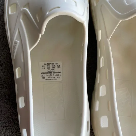 New Vans Unisex Slip On TRK White Shoes Size 11, 12