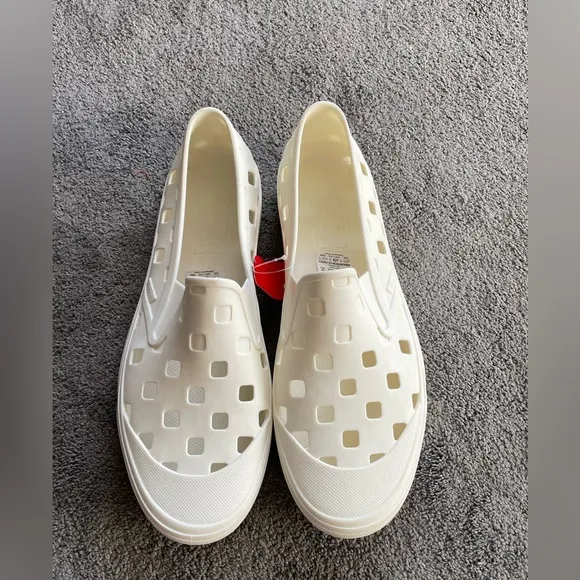 New Vans Unisex Slip On TRK White Shoes Size 11, 12