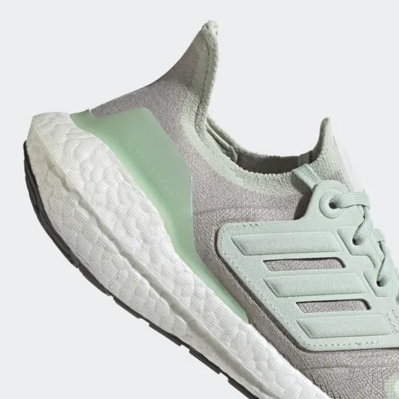 [NEW] Women's adidas UltraBoost 22 Running Shoes Gray Size 7.5 GY7285