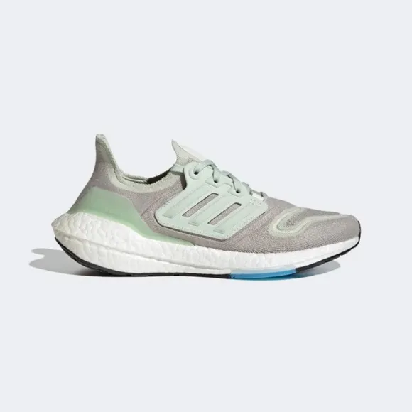 [NEW] Women's adidas UltraBoost 22 Running Shoes Gray Size 7.5 GY7285
