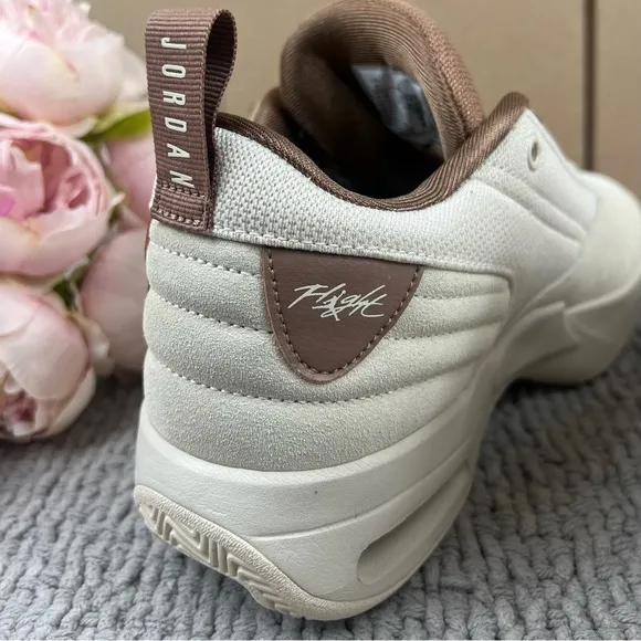 NEW Womens Size 8 Nike Jordan Max Aura 6 Legend Light Brown Archaeo Suede Shoes