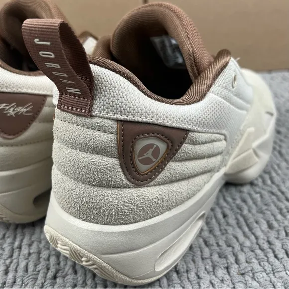 NEW Womens Size 8 Nike Jordan Max Aura 6 Legend Light Brown Archaeo Suede Shoes