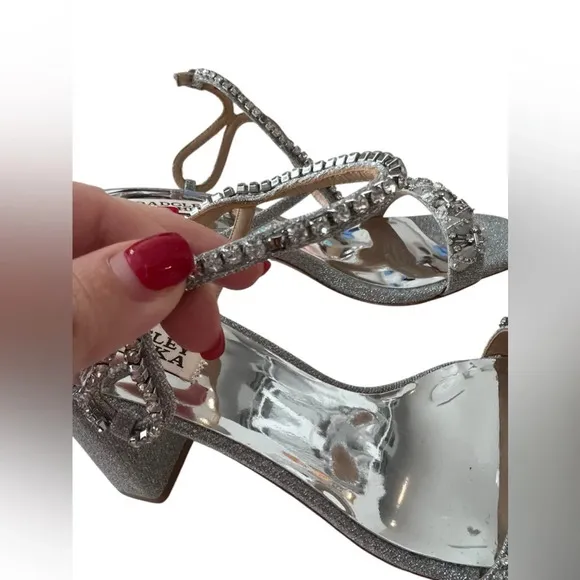 NIB Badgley Mischka Tanisha Women’s Silver Embellished Crystal Heels size 9.5