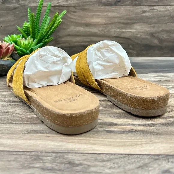 NIB Earth Origins 9W Luna Slip On Suede Slide Sandal Marigold Yellow 40.5