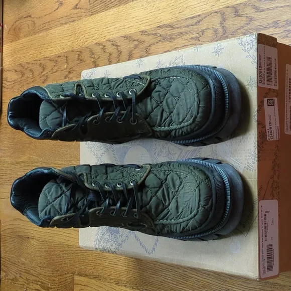 NIB Free People Dawn Quilted Ankle Hiking Boots In Spruce Green Women's Size 8