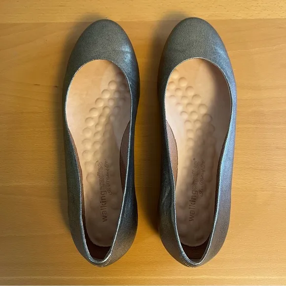 NIB Walking Cradles Gold Leather Bronwyn Flats sz 10W
