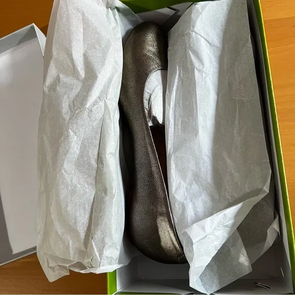 NIB Walking Cradles Gold Leather Bronwyn Flats sz 10W