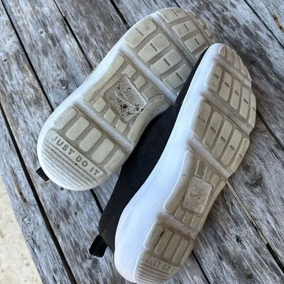 Nike AD Comfort Black White Slip On No Lace Up Size 5 Shoes Sneakers​​​