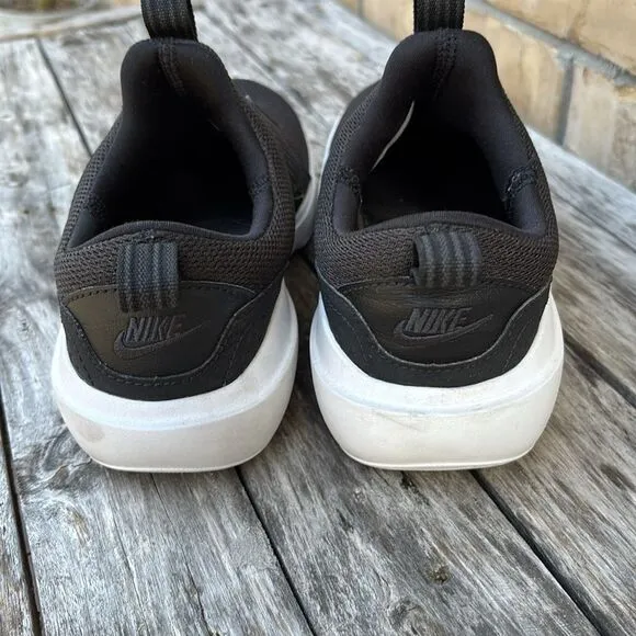 Nike AD Comfort Black White Slip On No Lace Up Size 5 Shoes Sneakers​​​