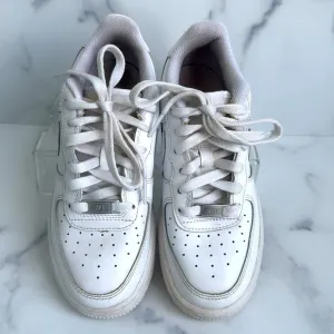 Nike Air Force 1 White Leather Shoes DH2920-111 Size 4Y Unisex