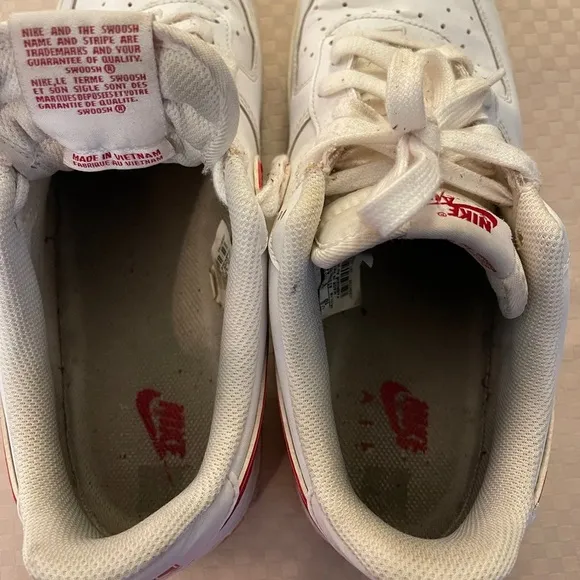 Nike Air Force I low 2018 sneakers gym shoes white with red A02423-102 Size 10.