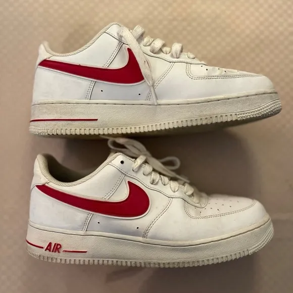Nike Air Force I low 2018 sneakers gym shoes white with red A02423-102 Size 10.