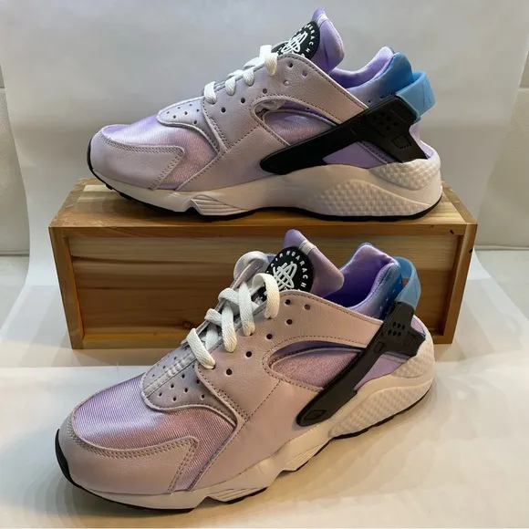 Nike Air Huarache Lilac/Barely Grape Running Shoes DZ5207-500 Women’s Size 9.5