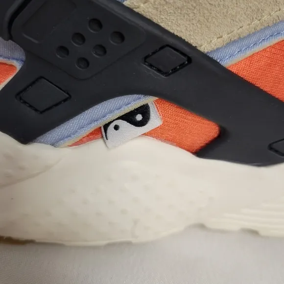 Nike Air Huarache Run Yin and Yang Set to Rise (GS) running shoes