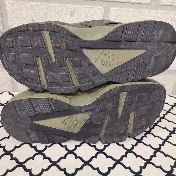 Nike Air Huraches Green Athletic Shoes Size 10.5