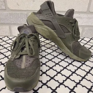 Nike Air Huraches Green Athletic Shoes Size 10.5