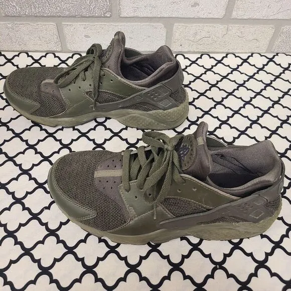 Nike Air Huraches Green Athletic Shoes Size 10.5
