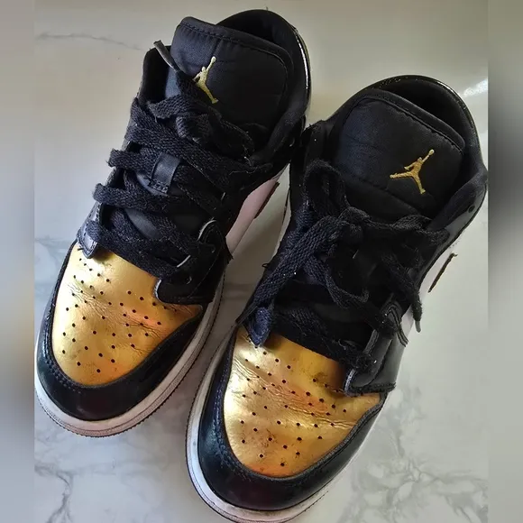 Nike Air Jordan 1 Low SE GS Black Metallic Gold Shoes Size 6.5 Youth DR6970-071