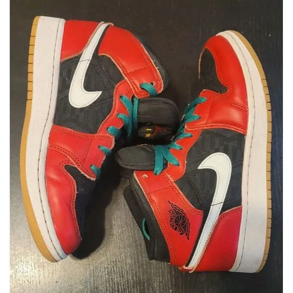 Nike Air Jordan 1 Mid Boys Size 4Y Red Black Athletic Shoes CHRISTMAS DQ8418-006
