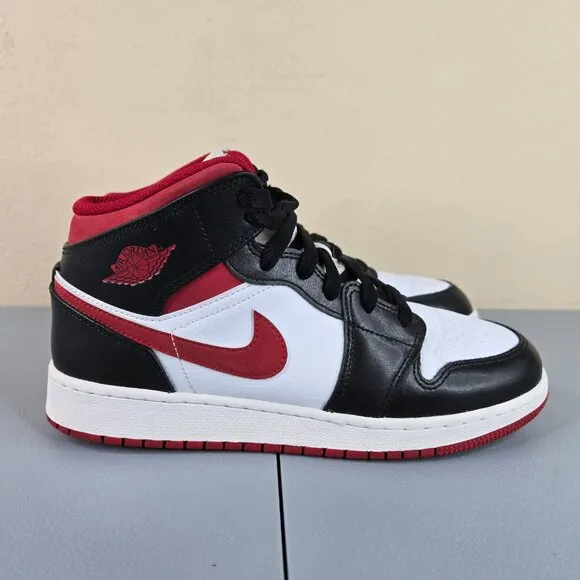 Nike Air Jordan 1 Mid GS Youth Kids Size 7Y Black Gym Red DJ4695-122 2021