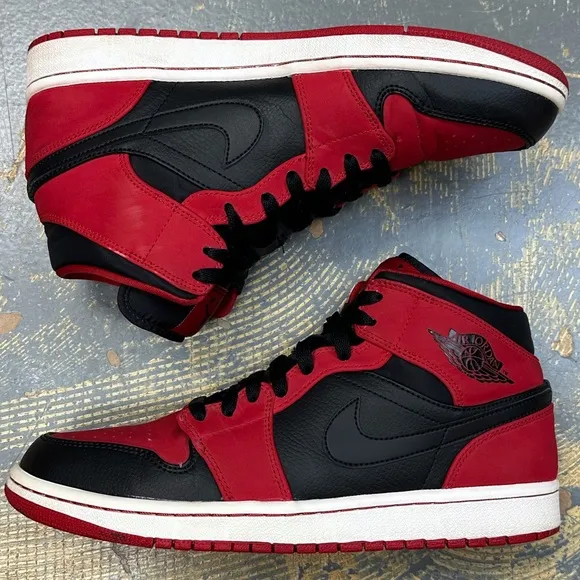 Nike Air Jordan 1 Mid SE BRED 554724-019 10 2013 Black Red High