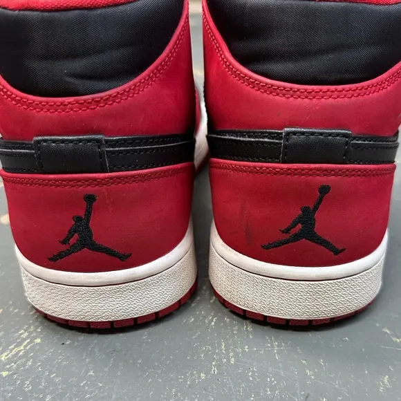 Nike Air Jordan 1 Mid SE BRED 554724-019 10 2013 Black Red High
