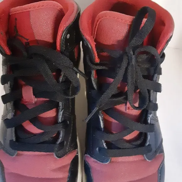 Nike Air Jordan 1 Shoes Youth Size 7Y Retro Mid Gs GYM RED 554725-020 Preowned