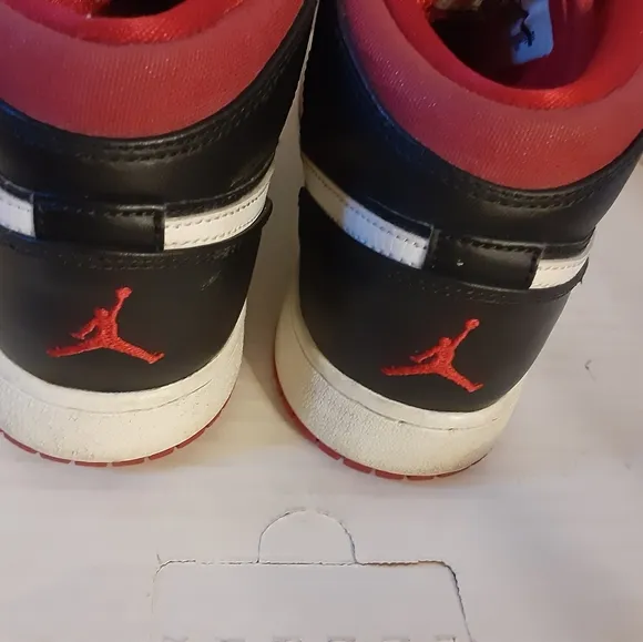 Nike Air Jordan 1 Shoes Youth Size 7Y Retro Mid Gs GYM RED 554725-020 Preowned