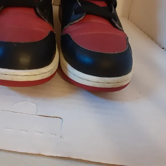 Nike Air Jordan 1 Shoes Youth Size 7Y Retro Mid Gs GYM RED 554725-020 Preowned