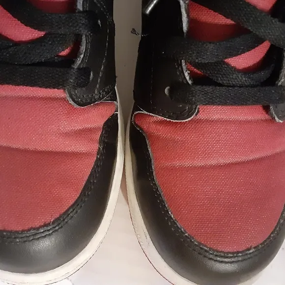 Nike Air Jordan 1 Shoes Youth Size 7Y Retro Mid Gs GYM RED 554725-020 Preowned