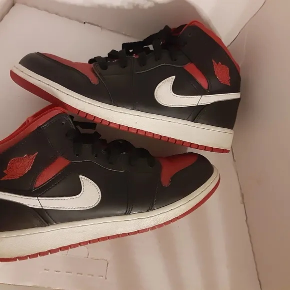 Nike Air Jordan 1 Shoes Youth Size 7Y Retro Mid Gs GYM RED 554725-020 Preowned