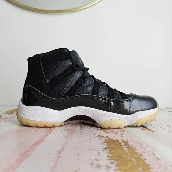 Nike Air Jordan 11 Retro &quot;72-10&quot; Black Gym Red Men Size 7 (378037-002)