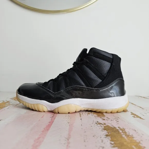 Nike Air Jordan 11 Retro &quot;72-10&quot; Black Gym Red Men Size 7 (378037-002)